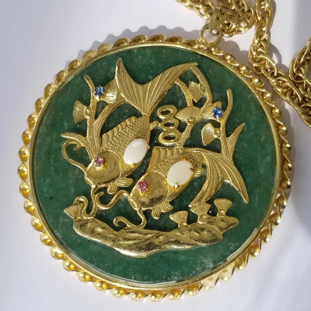 Relisted -vintage Chinese Jade blessing koi fish necklace gold tone goldfish - Picture 3 of 17
